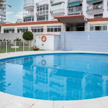 Apartment Garden And Pool In Next To The